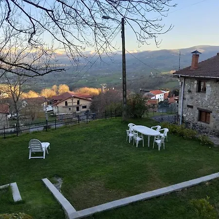 Casa Vacacional Valles Pasiegos * Sandonana