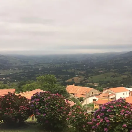 Casa Vacacional Valles Pasiegos * Sandonana