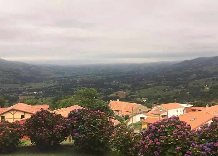 Casa Vacacional Valles Pasiegos * Sandonana