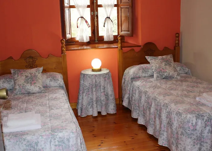 Casa Vacacional Valles Pasiegos * Sandonana